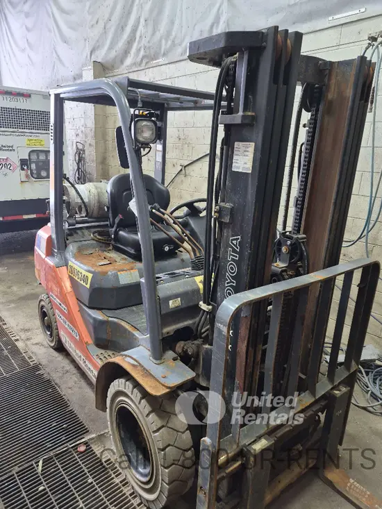 2019 Toyota 8FGU25 Warehouse Forklift