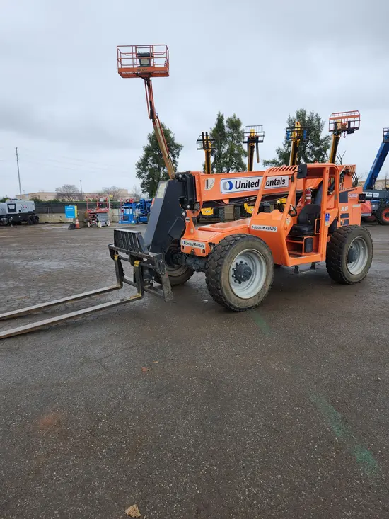2016 SKYTRAK 8042 Forklift