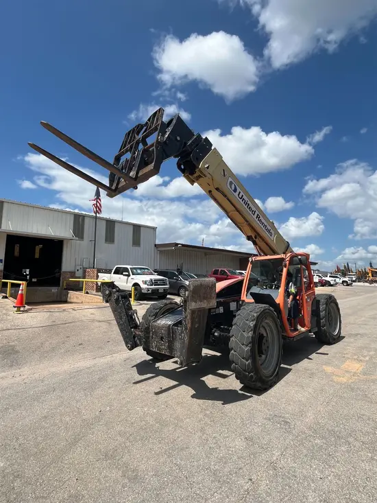 2016 JLG 1055 Forklift