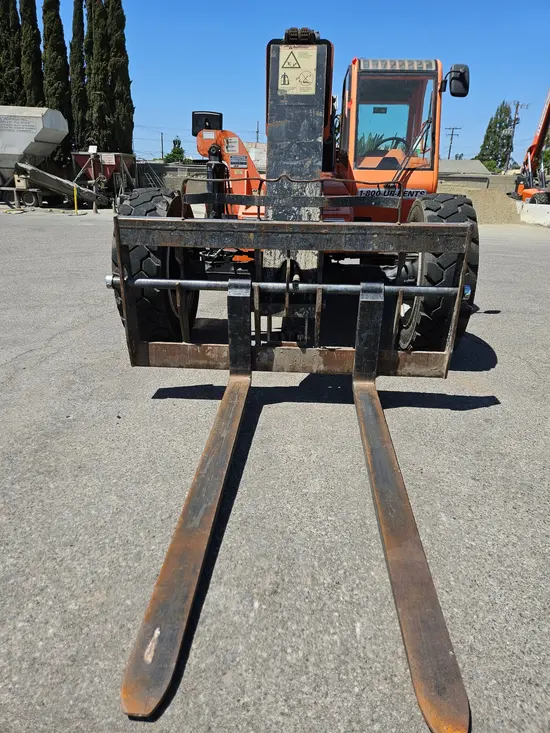 2017 SKYTRAK 8042 Forklift