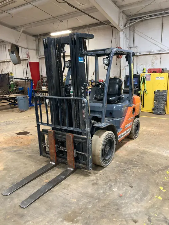 2019 Toyota 8FDU30 Warehouse Forklift