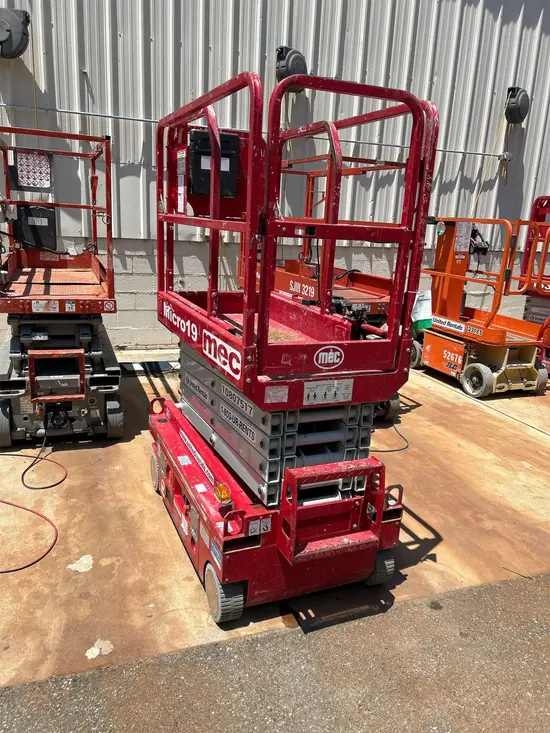 2018 MEC MICRO 19 Scissor Lift