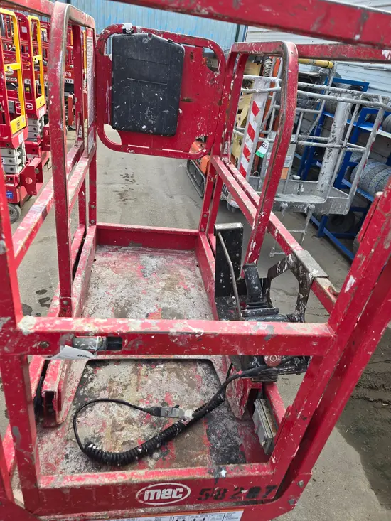 2018 MEC 1330SE Scissor Lift