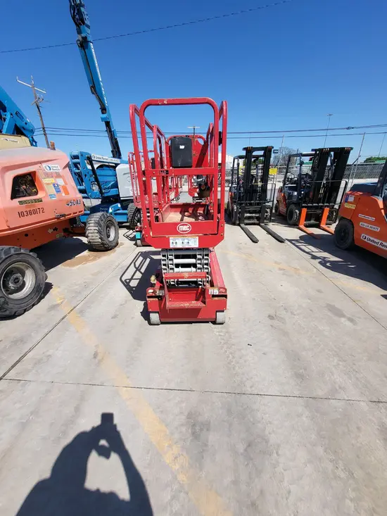 2018 MEC MICRO 19 Scissor Lift