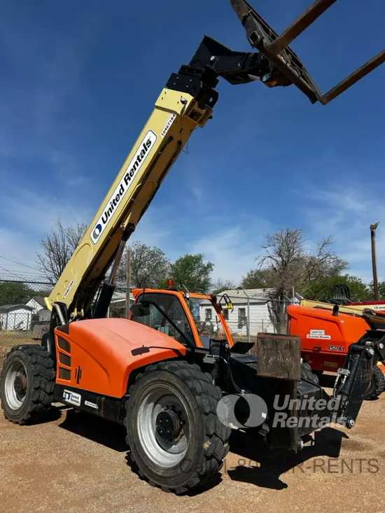 2016 JLG 1055 Forklift
