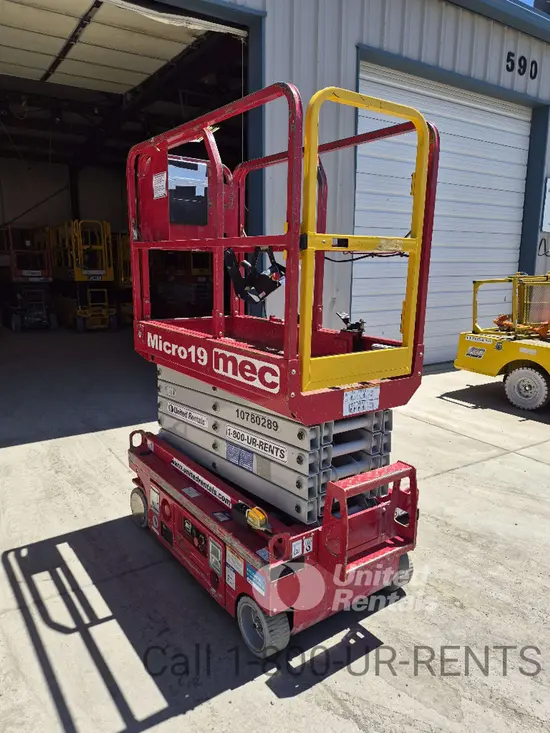 2018 MEC MICRO 19 Scissor Lift