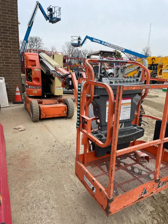 2013 JLG E300AJP Articulating Boom Lift