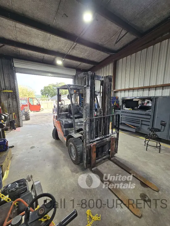 2020 Toyota 8FGU30 Warehouse Forklift