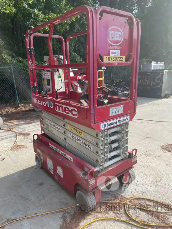 2018 MEC MICRO 19 Scissor Lift