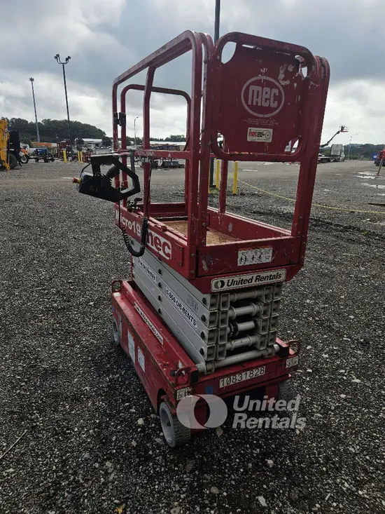 2018 MEC MICRO 19 Scissor Lift