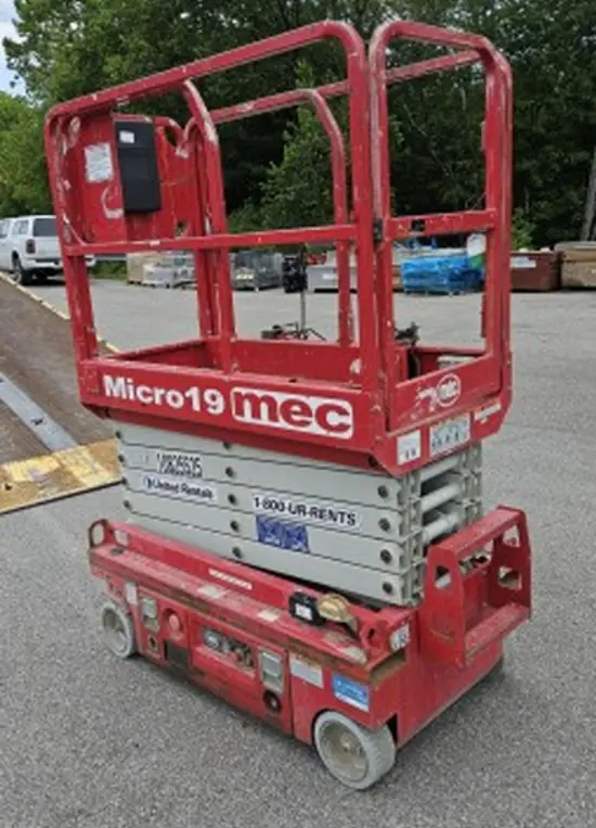 2018 MEC MICRO 19 Scissor Lift