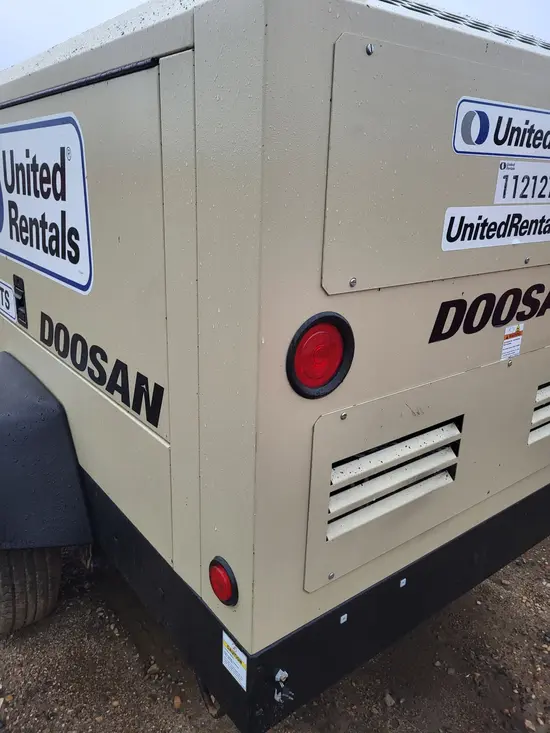 2021 Doosan P425/HP375WCUT4 Air Compressor