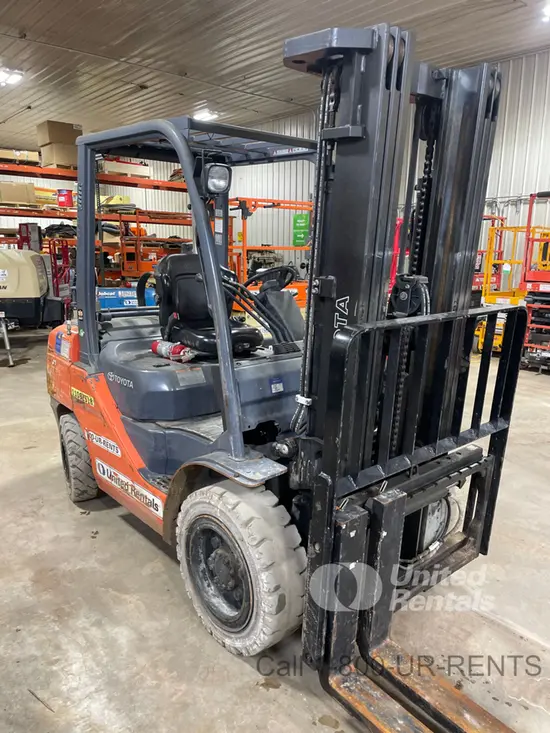 2020 Toyota 8FGU30 Warehouse Forklift