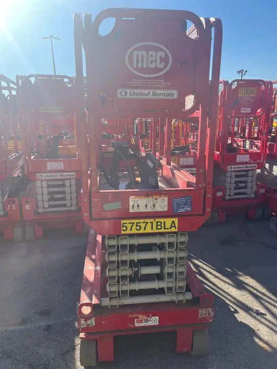 2018 MEC MICRO 19 Scissor Lift