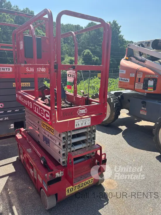 2018 MEC MICRO 19 Scissor Lift