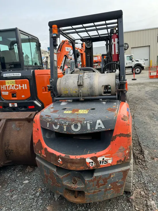 2019 Toyota 8FGU30 Warehouse Forklift