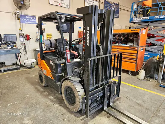 2022 Doosan G25P-7DF Warehouse Forklift