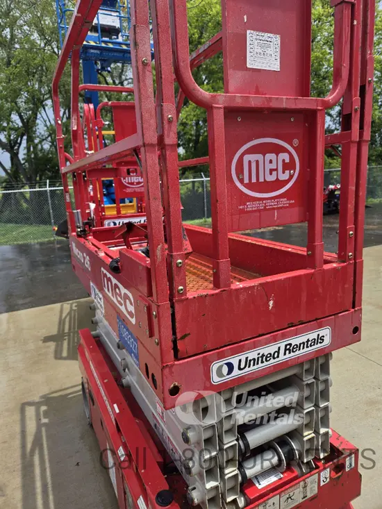 2020 MEC MICRO 26 Scissor Lift