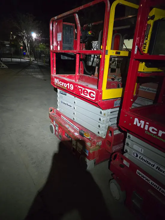 2019 MEC MICRO 19 Scissor Lift