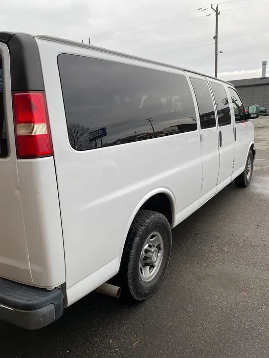 2017 Chevrolet E3500EXTLSGRWD