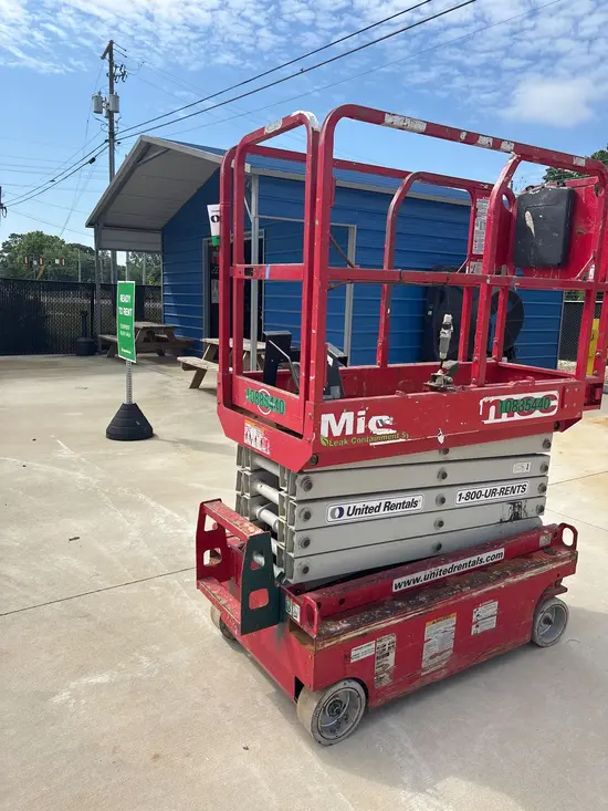 2019 MEC MICRO 19 Scissor Lift