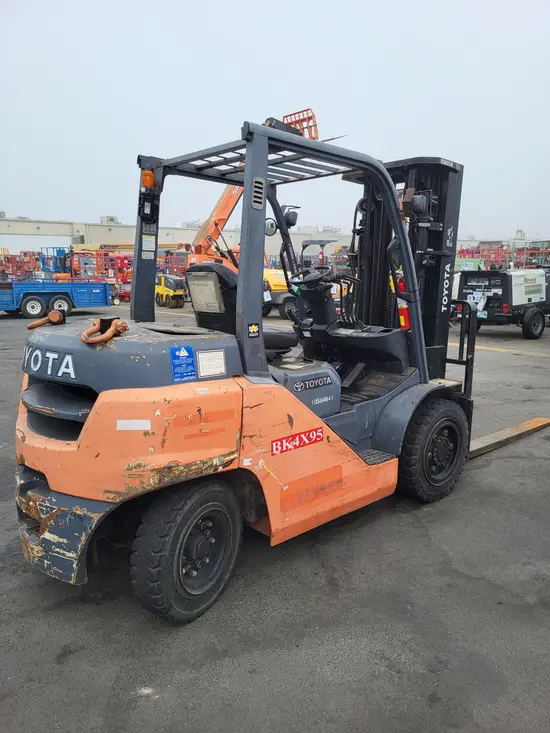 2016 Toyota 8FD35U Warehouse Forklift