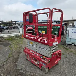 2018 MEC MICRO 19 Scissor Lift