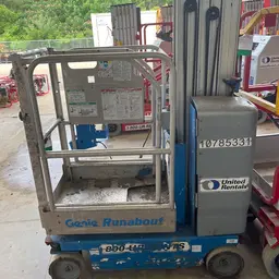 2018 Genie GR-20 Self-Propelled One-Person Lift