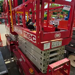 2018 MEC MICRO 19 Scissor Lift